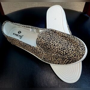 NWOT Kinetic Energy Leopard Print SlipOn Shoes Sneakers Cheatah Women's Size 8